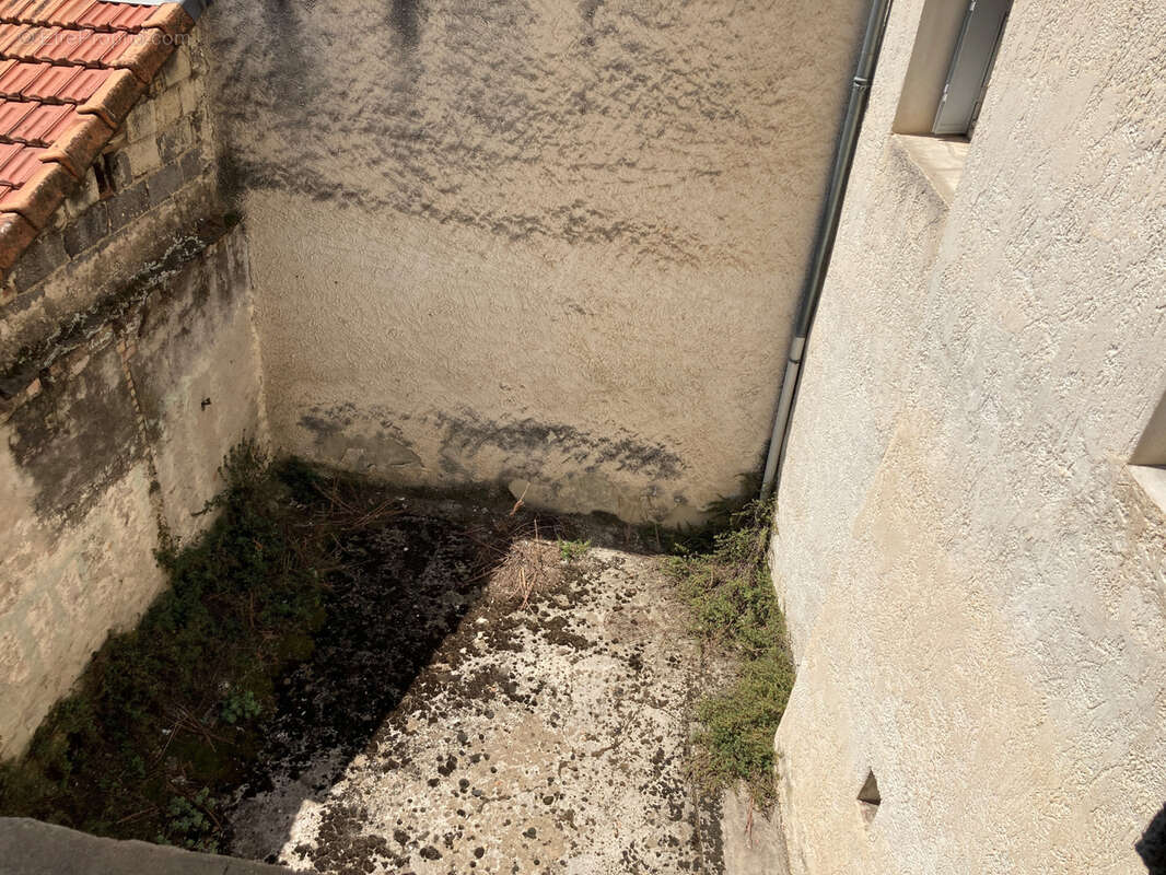 Maison à MONTELIMAR