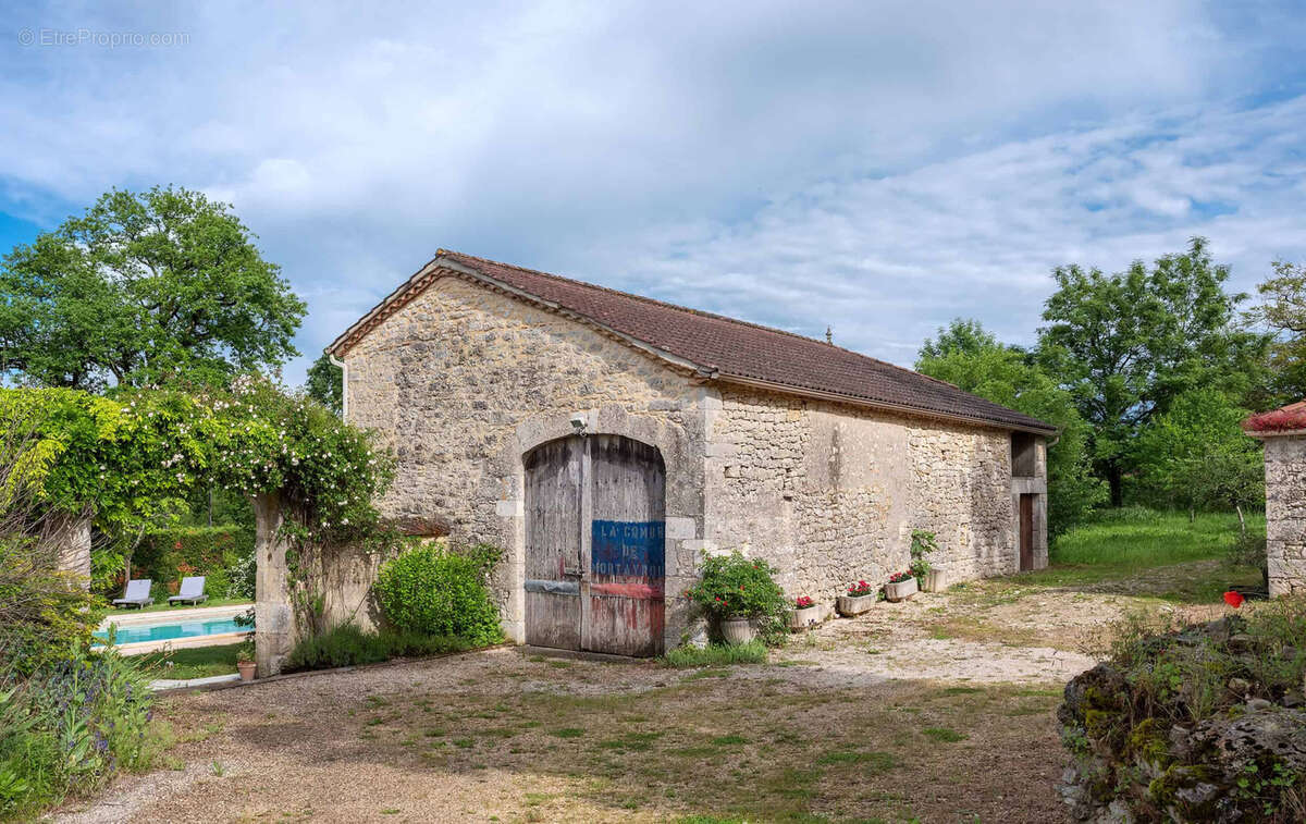 Maison à MAUROUX