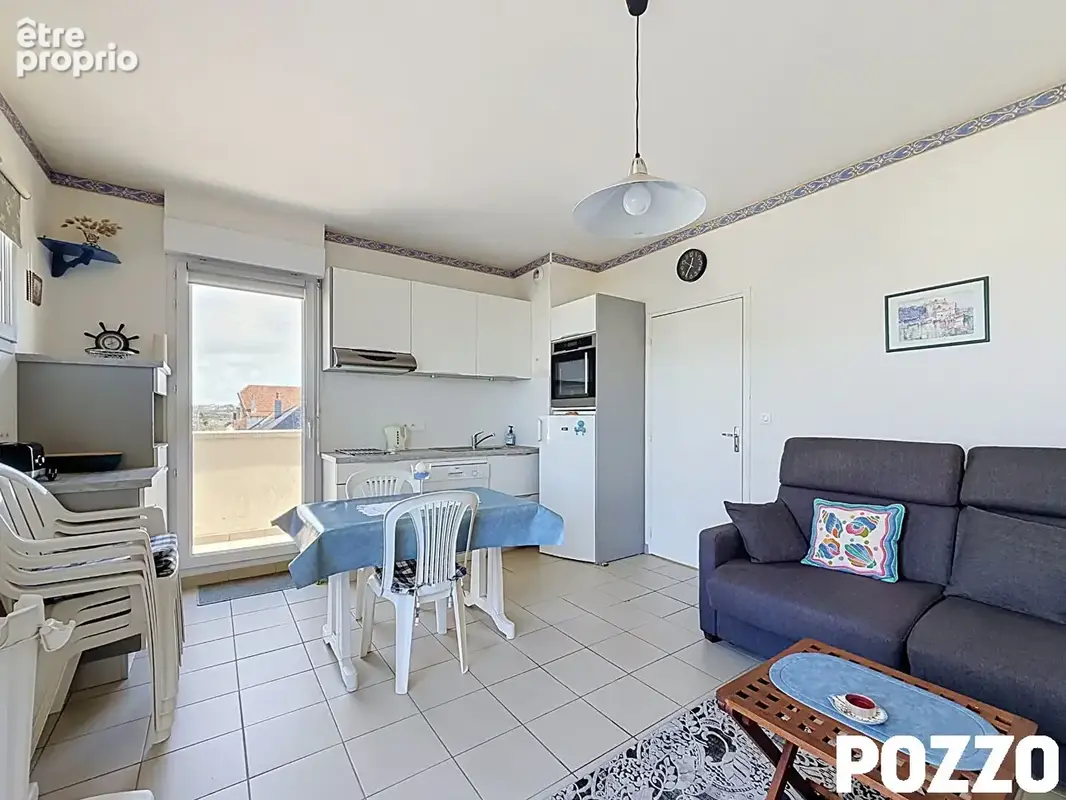 Appartement Barneville Carteret 2 pièces 38.22 m2 - 50 mètres de la mer - appartement + garage - photo 7