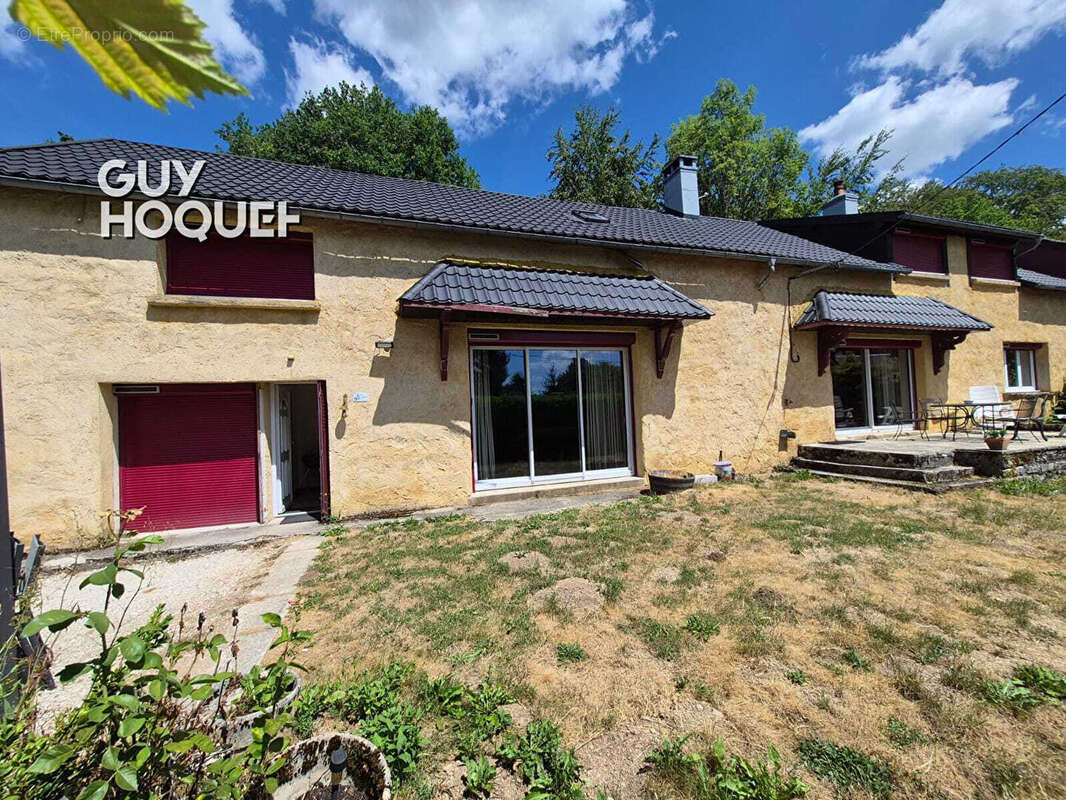 À seulement 2 minutes du Lac des Settons ? Belle maison en pierre rénovée de 201 m² avec terrain et dépendances - photo 2