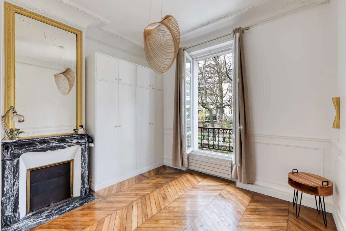 Appartement à PARIS-8E