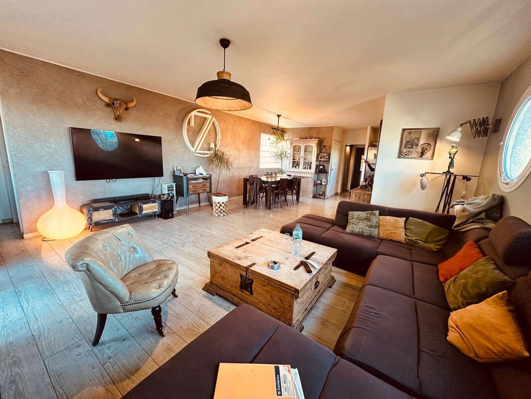 Commerce à TORREILLES