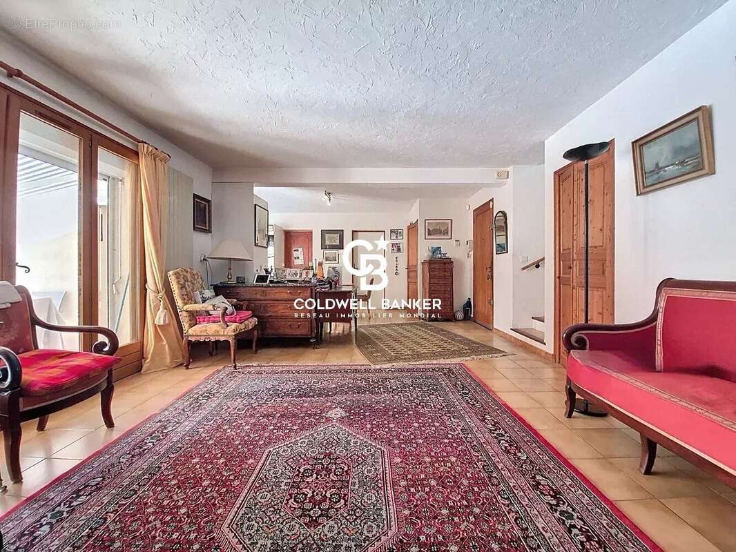 Maison à LES ISSAMBRES