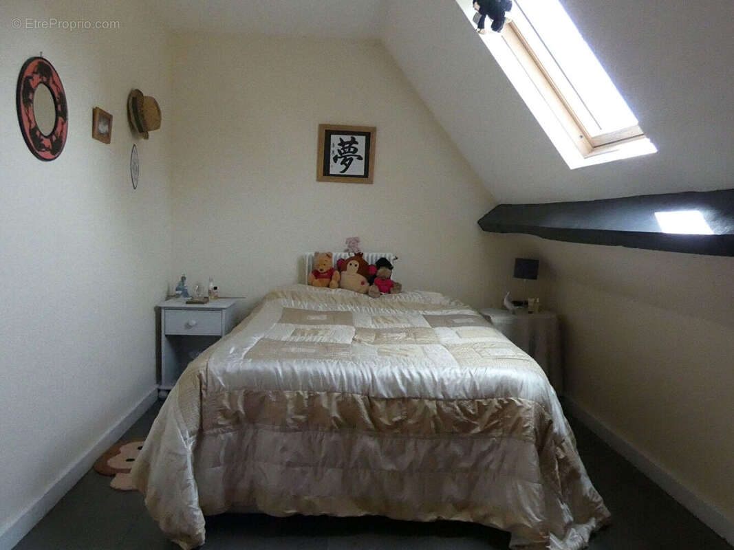 Maison à SAINT-QUENTIN-LES-CHARDONNETS