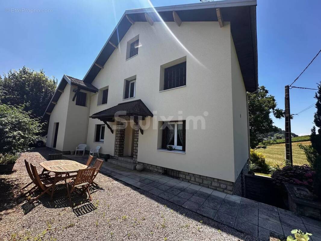 Maison à LONS-LE-SAUNIER