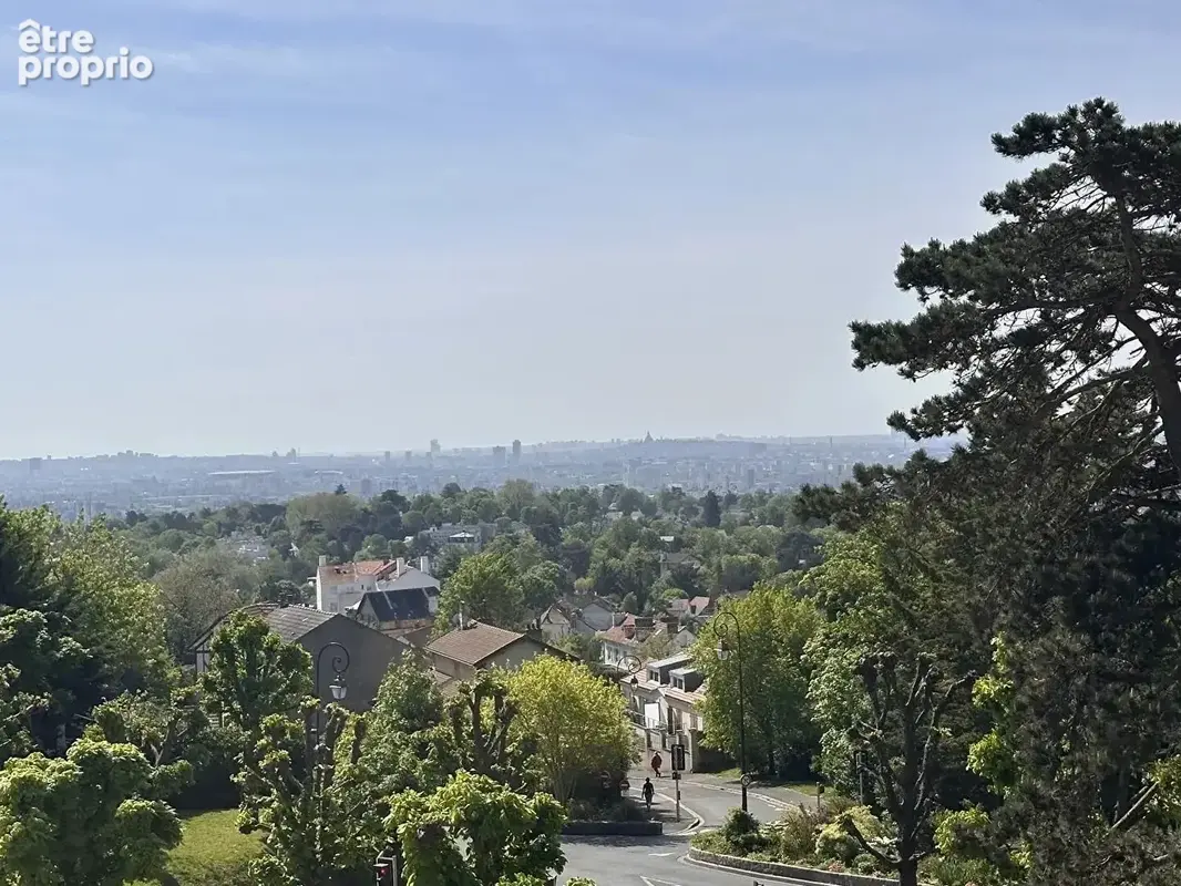 F4 en dernier étage avec vue sur Paris - photo 2