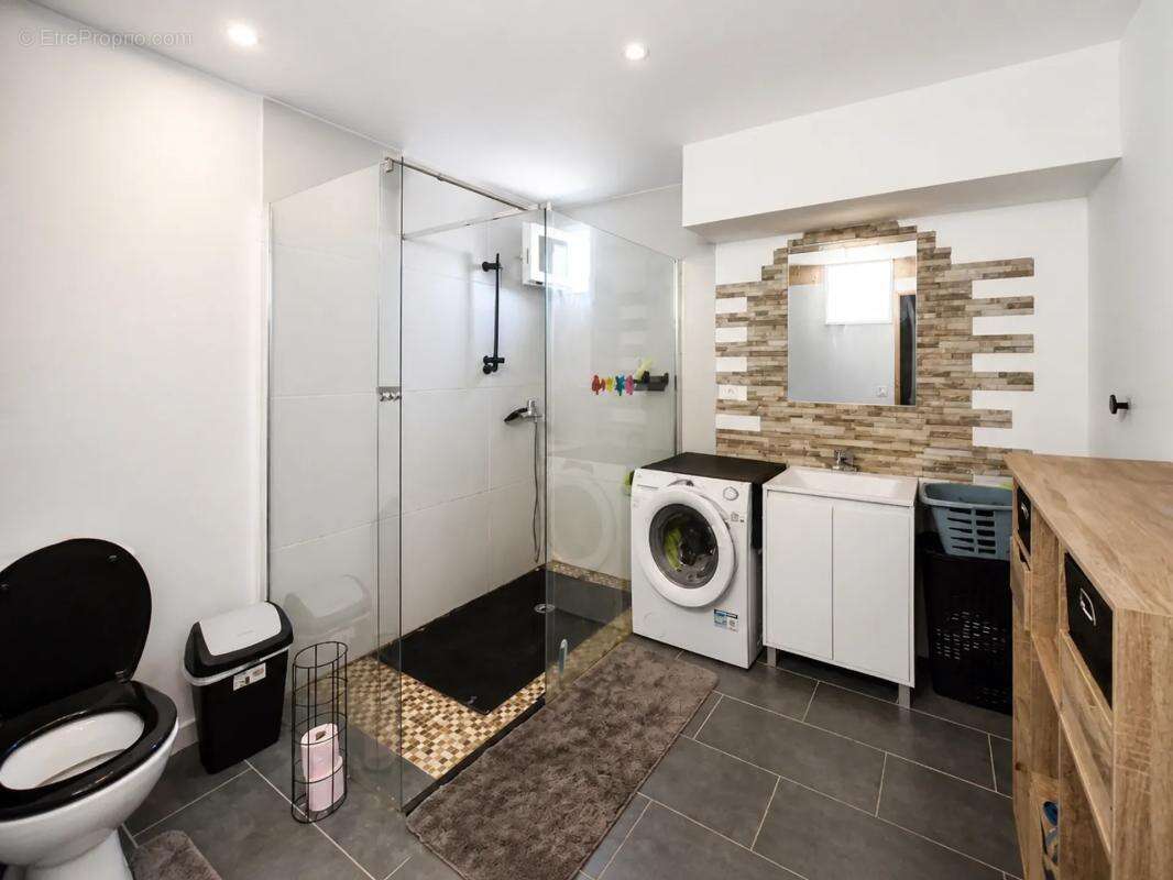 Ensemble immobilier - deux maisons louées sur un terrain 1 434m² - photo 11