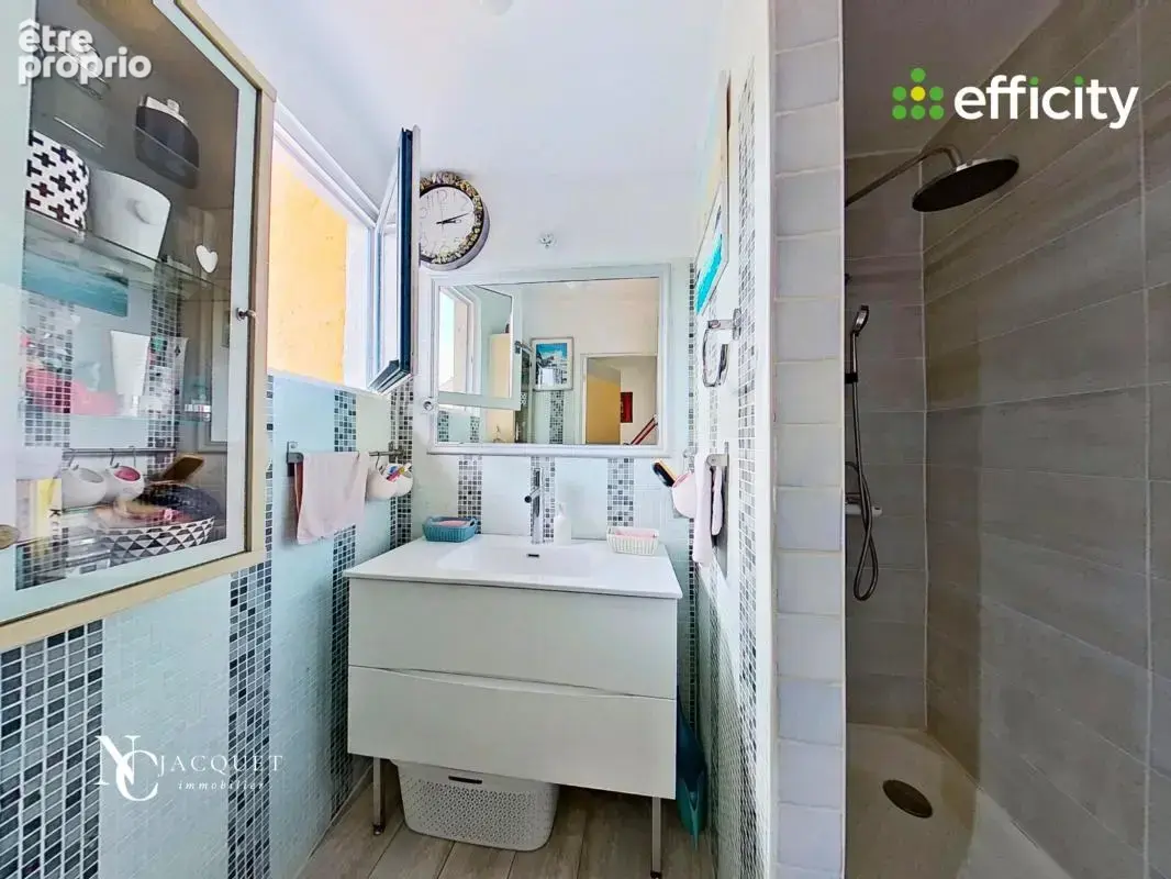 Maison 184 m² à Rillieux-La-Pape  - photo 10