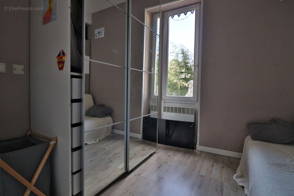 Appartement à CHARBONNIERES-LES-BAINS