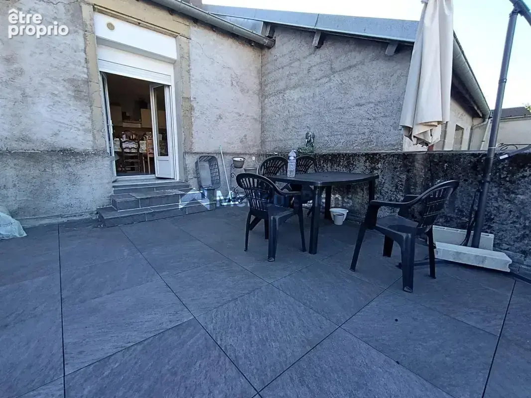 Maison avec grand garage  et studio indépendant - photo 2