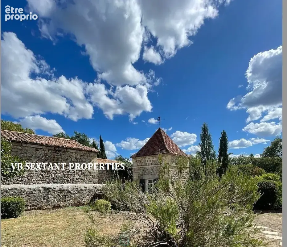 Entre-Deux -Mers,près de Sauveterre de Guyenne, Maison de charme en pierre et moellon avec dépendances - photo 8