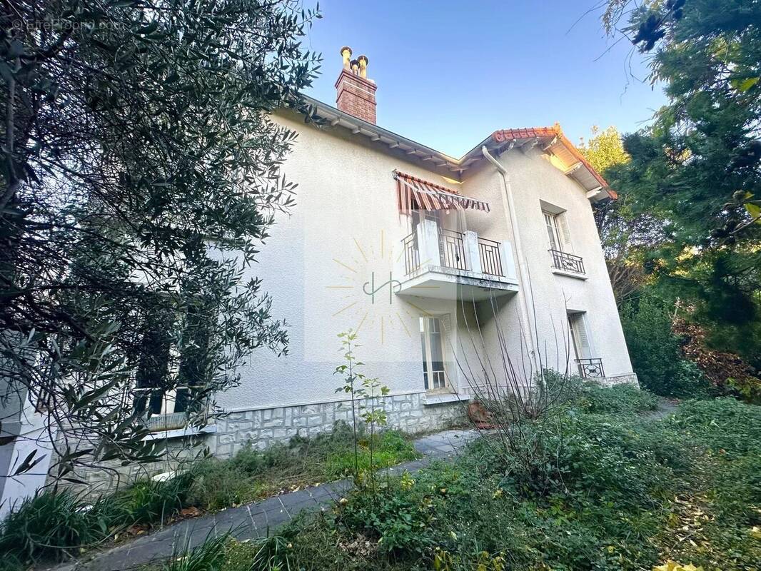 Maison à MONTELIMAR