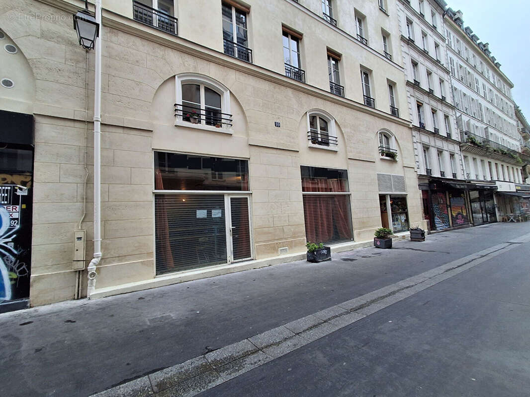 Commerce à PARIS-1E