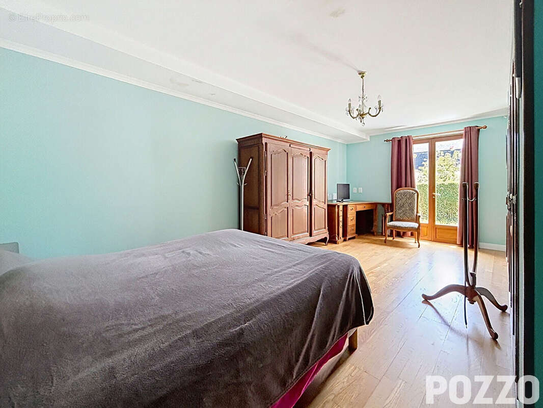 A Vendre - Saint Jean De La Haize - Maison 6 pièce(s) 127 m² - photo 8