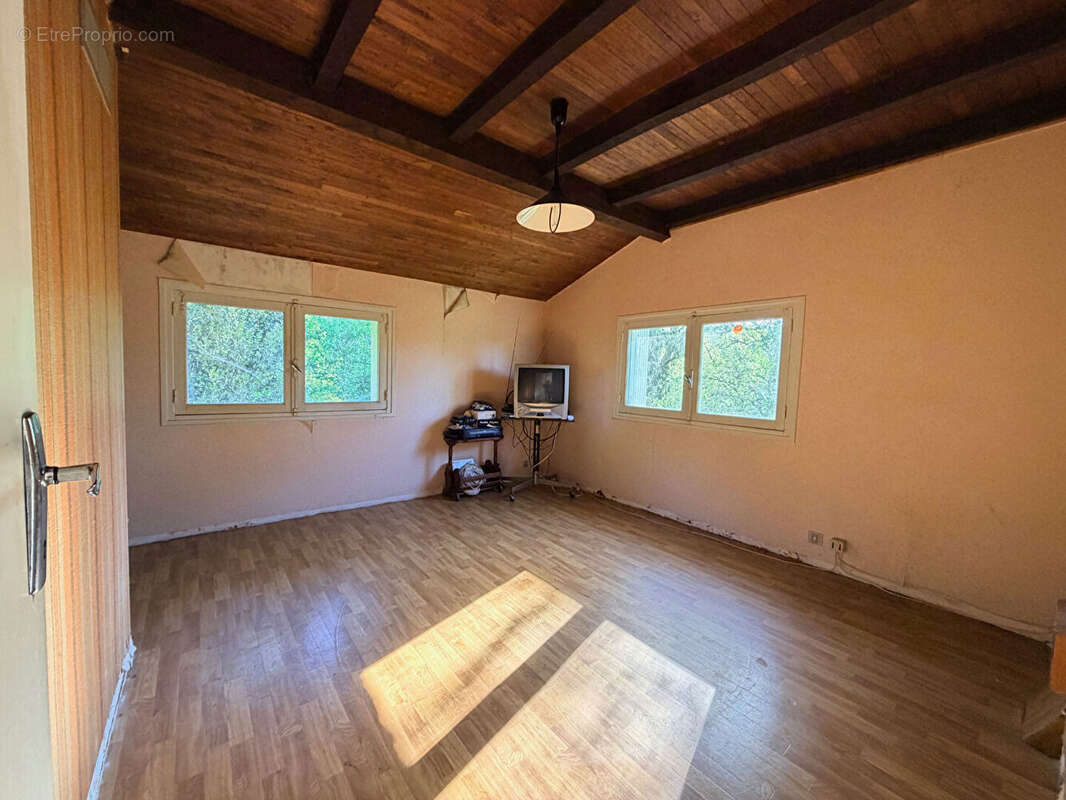 Maison à LISSAC-ET-MOURET