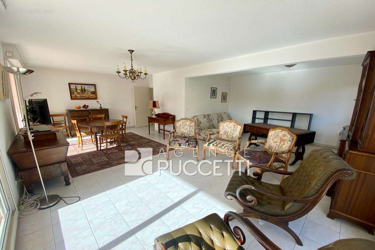 Appartement à VENCE