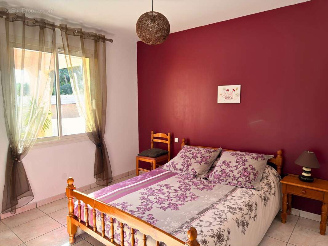 Maison à VILLENEUVE-DE-LA-RAHO