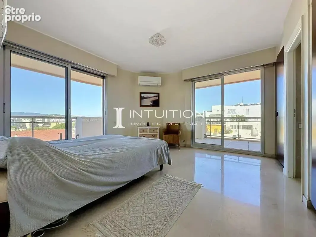 Cannes - Basse Californie : Vaste appartement toit terrasse avec garage - photo 18