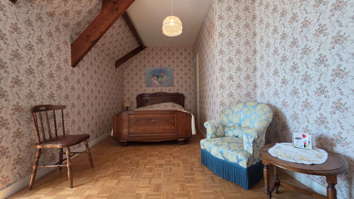 Maison à LENCLOITRE