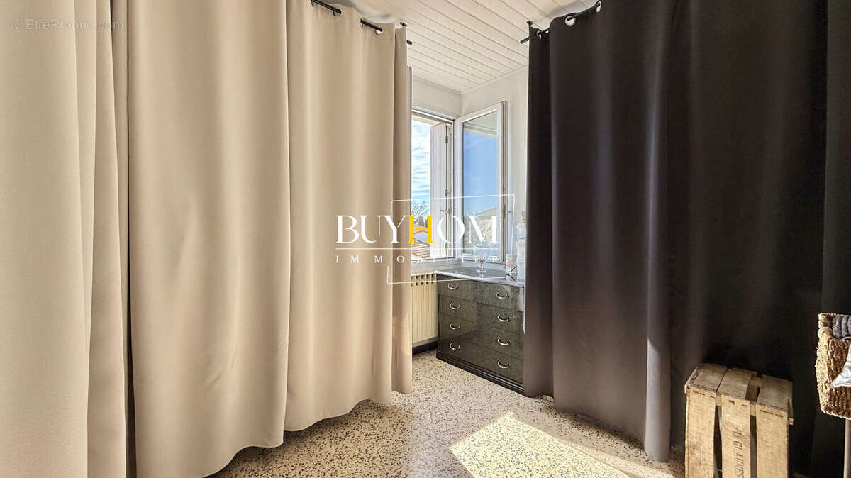 Maison à L'ISLE-SUR-LA-SORGUE