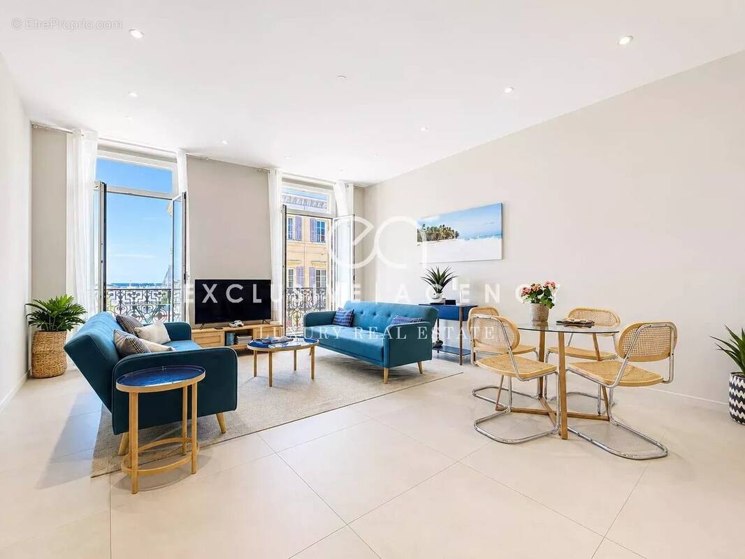Cannes centre – superbe appartement 2 pieces vue mer & port – fort potentiel - photo 3