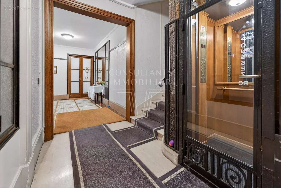 Appartement à PARIS-7E