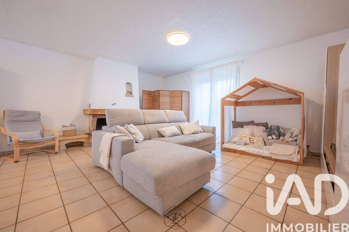 Maison 95 m² à Redange  - photo 1