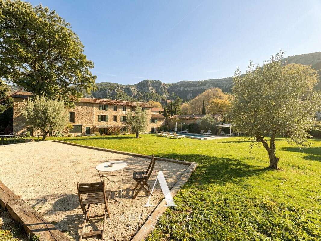 Maison à FONTAINE-DE-VAUCLUSE