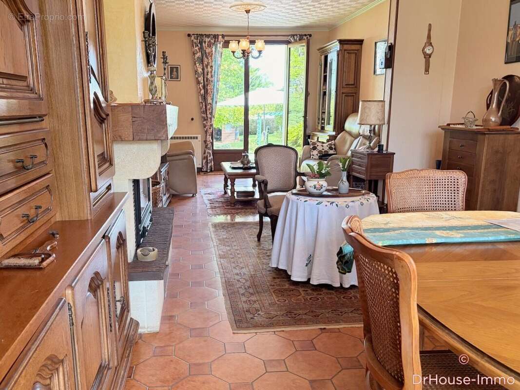 Maison à ROUFFIGNAC-SAINT-CERNIN-DE-REILHAC