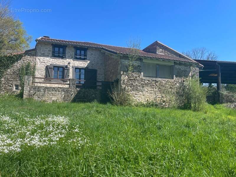 Maison à BELLAC