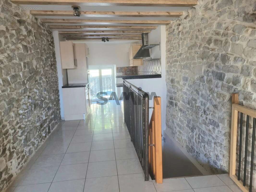 Maison à CLARENSAC