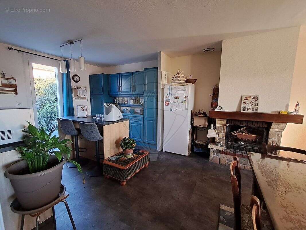 Maison à SAINT-ETIENNE-DES-OULLIERES