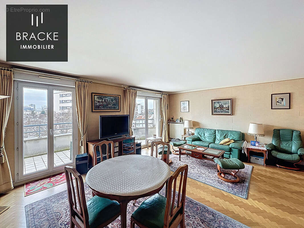 Appartement à COURBEVOIE