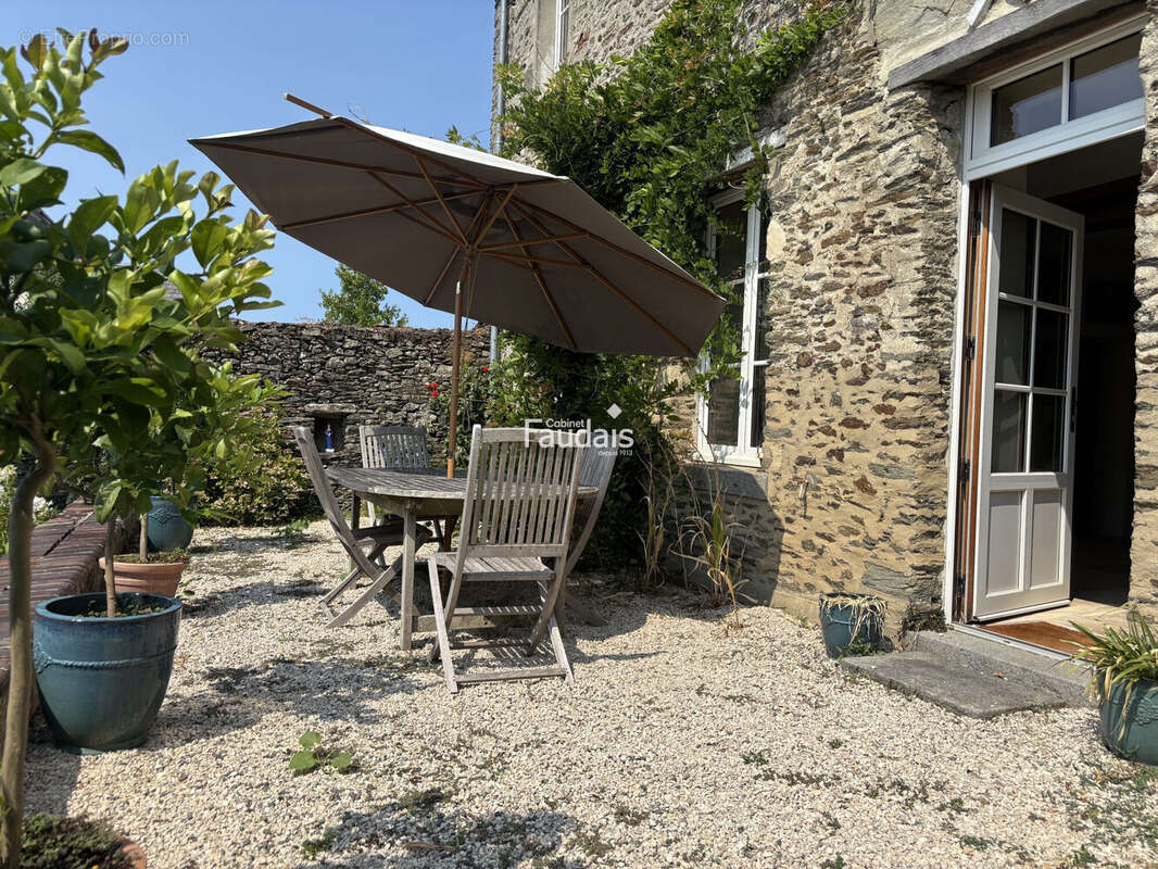 Maison 228 m² à Saint-Lo  - photo 6