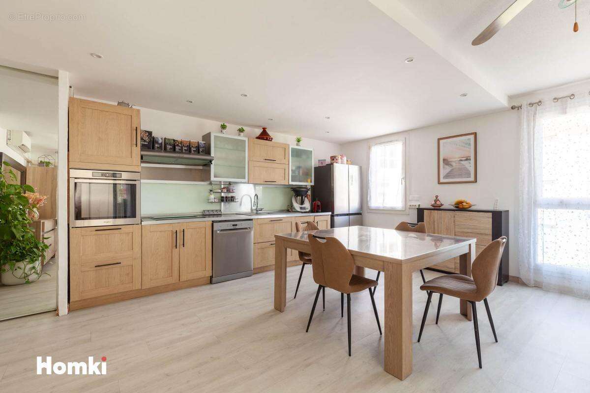 Appartement à MARSEILLE-8E