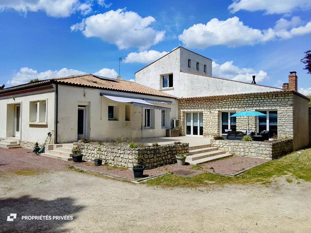 Maison à SAINTE-GEMME