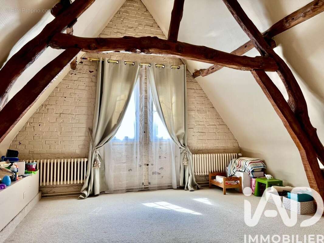 Maison 255 m² à Lafraye  - photo 8