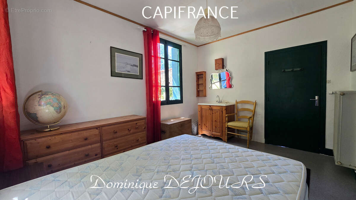 Nichée au cœur de la nature, sans vis-à-vis et avec une vue remarquable, grande maison de 7 (voir 8) chambres et de belles terra - photo 17