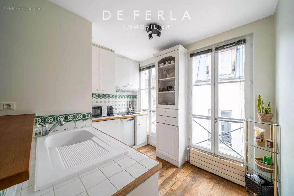 Appartement à PARIS-8E