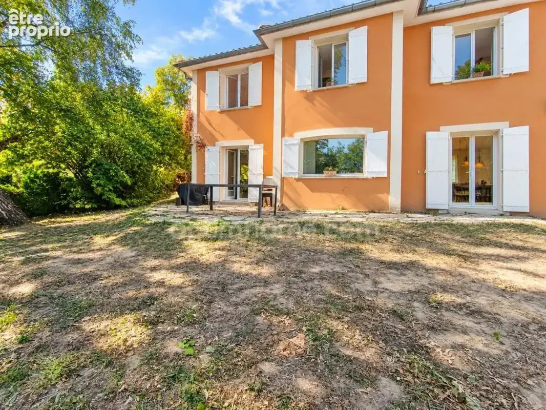 Maison à vendre à Collonges-au-Mont-d’Or (69660) – 170 m² sur terrain de 1 700 m² à bâtir - photo 1