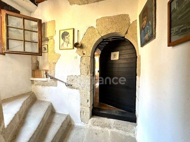 Maison à MEYNES