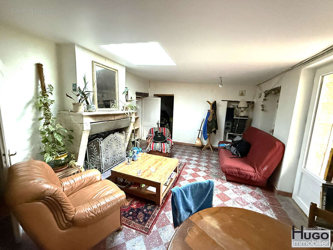 Appartement à CAMBES
