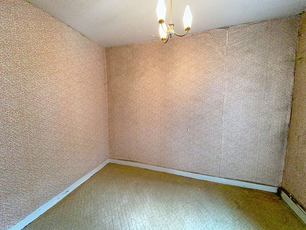 Maison de bourg à St Jean-Ligoure - photo 4