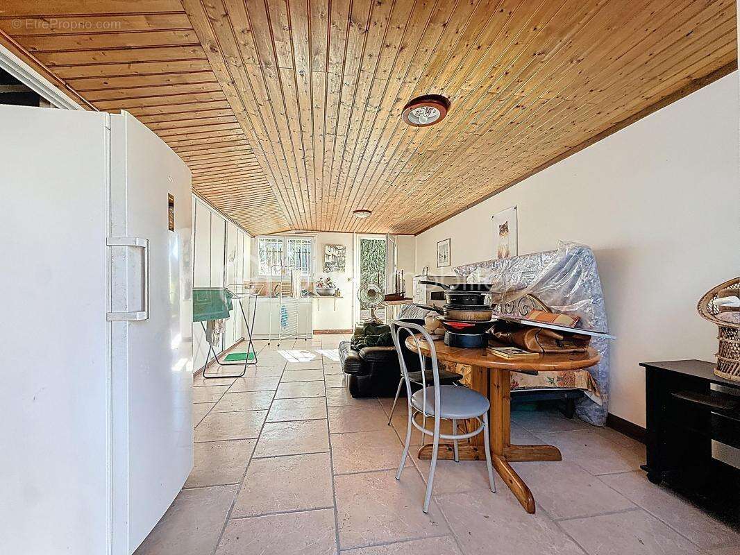 Maison 5 pièces de 134m2 avec piscine et atelier - photo 20