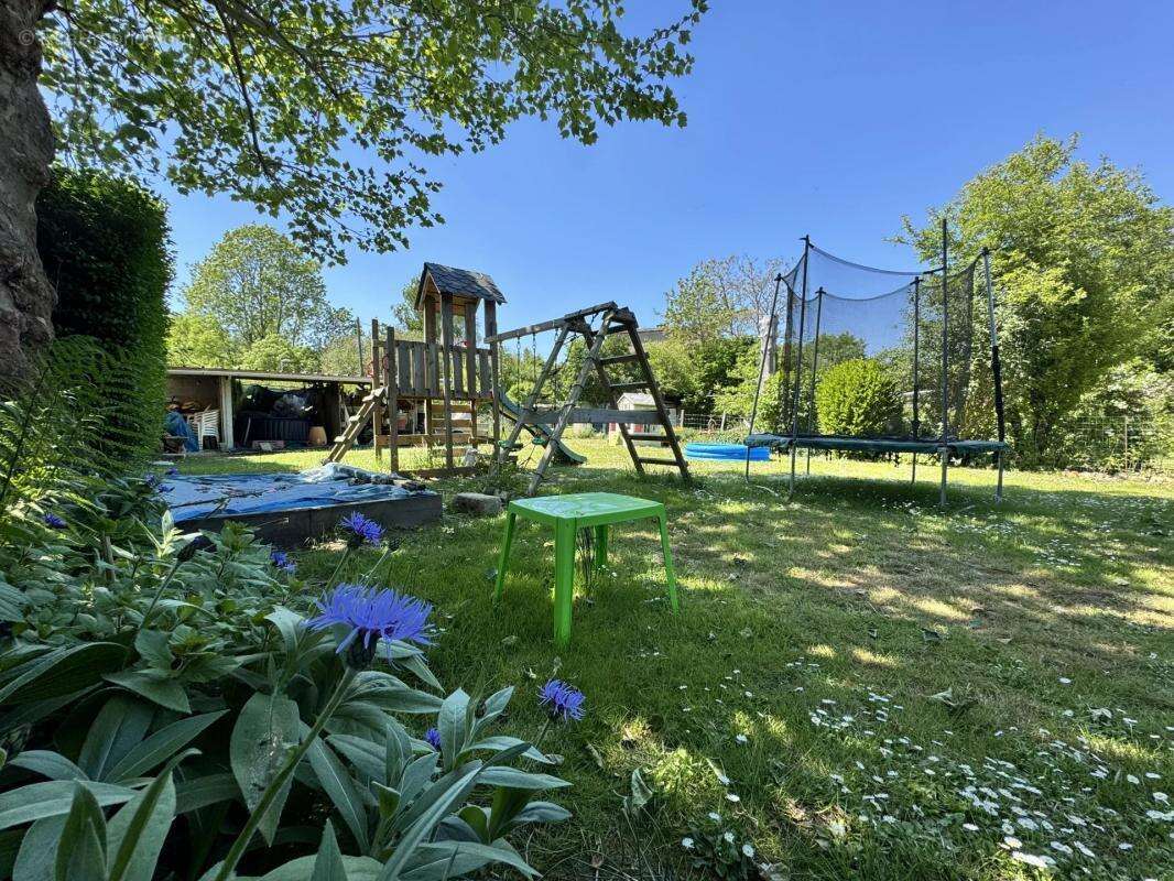 Maison à LES ESSARTS-LE-ROI