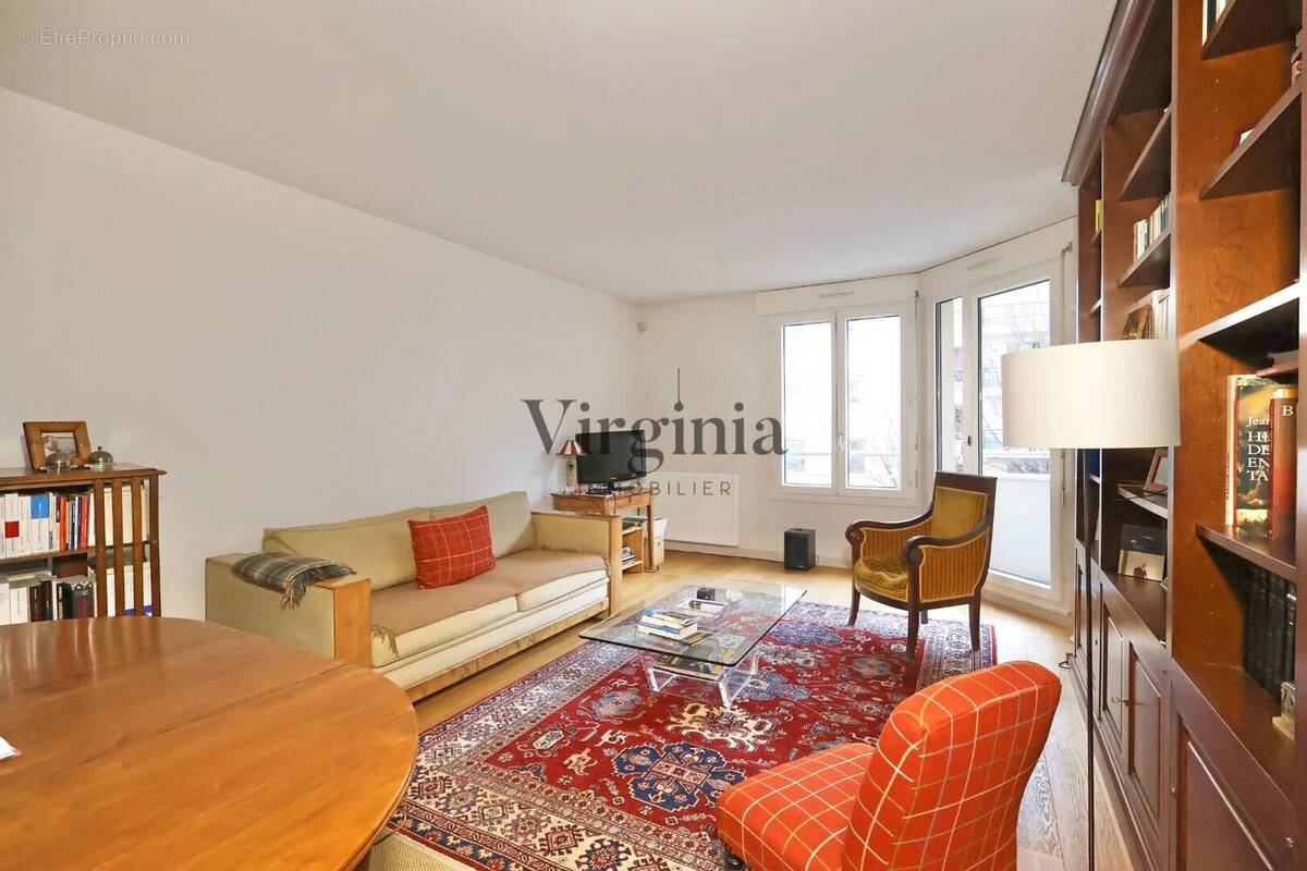 Appartement à CHARENTON-LE-PONT