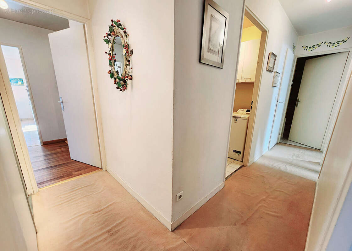 Appartement à LA GARENNE-COLOMBES