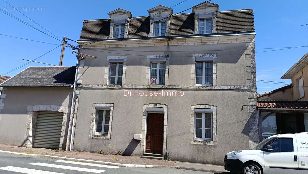 Maison à THIVIERS