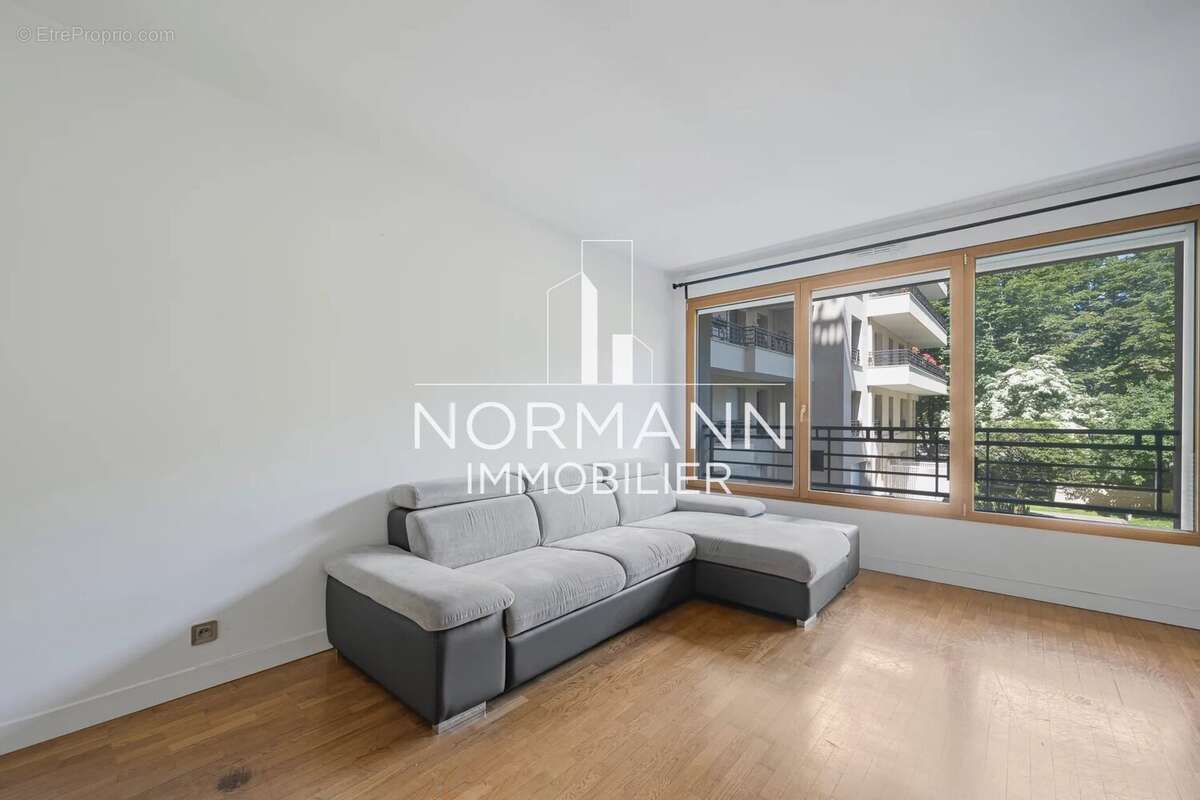 Appartement à LEVALLOIS-PERRET