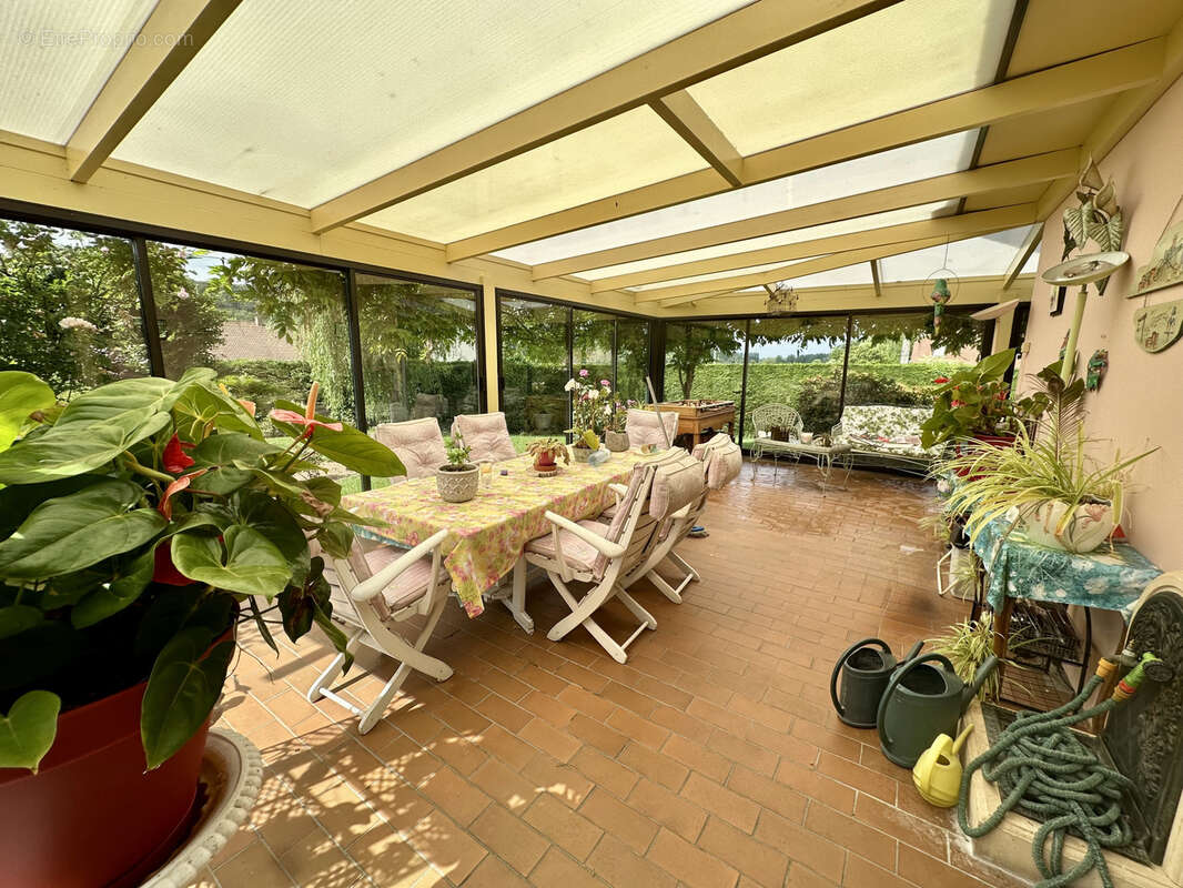 Belle propriété familiale de 220 m2 sur un terrain clos et paysager de 1 785 m2   Bellengreville - photo 6